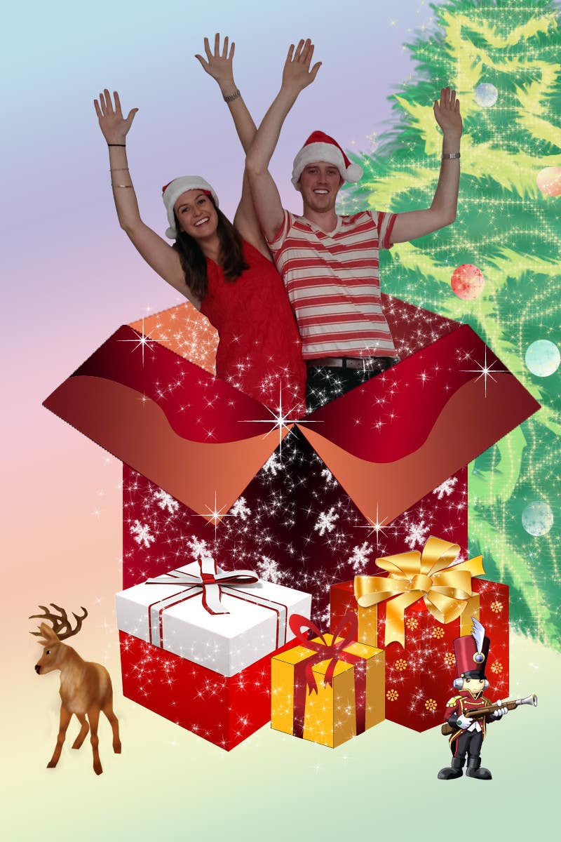Kilpailutyö #18 kilpailussa                                                 Illustrate two people bursting out of a Christmas Gift
                                            